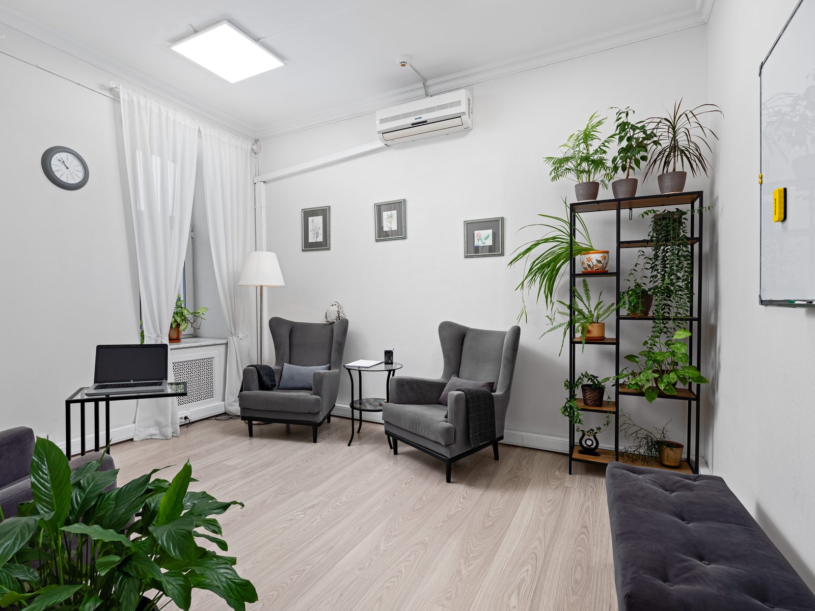 A calm consultation room at the MHC clinic in Moscow